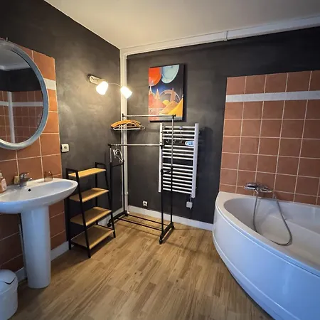 Grande Maison Vue Près Et Nautisme Honfleur