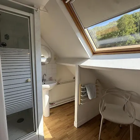 Grande Maison Vue Près Et Nautisme